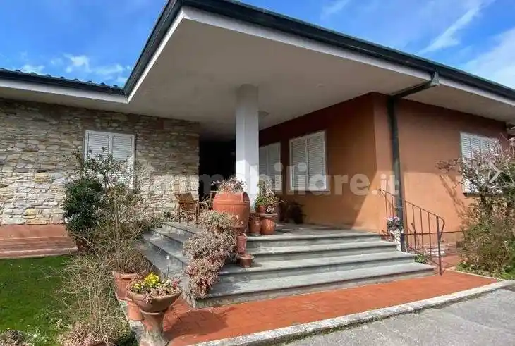 Villa in vendita a Lucca