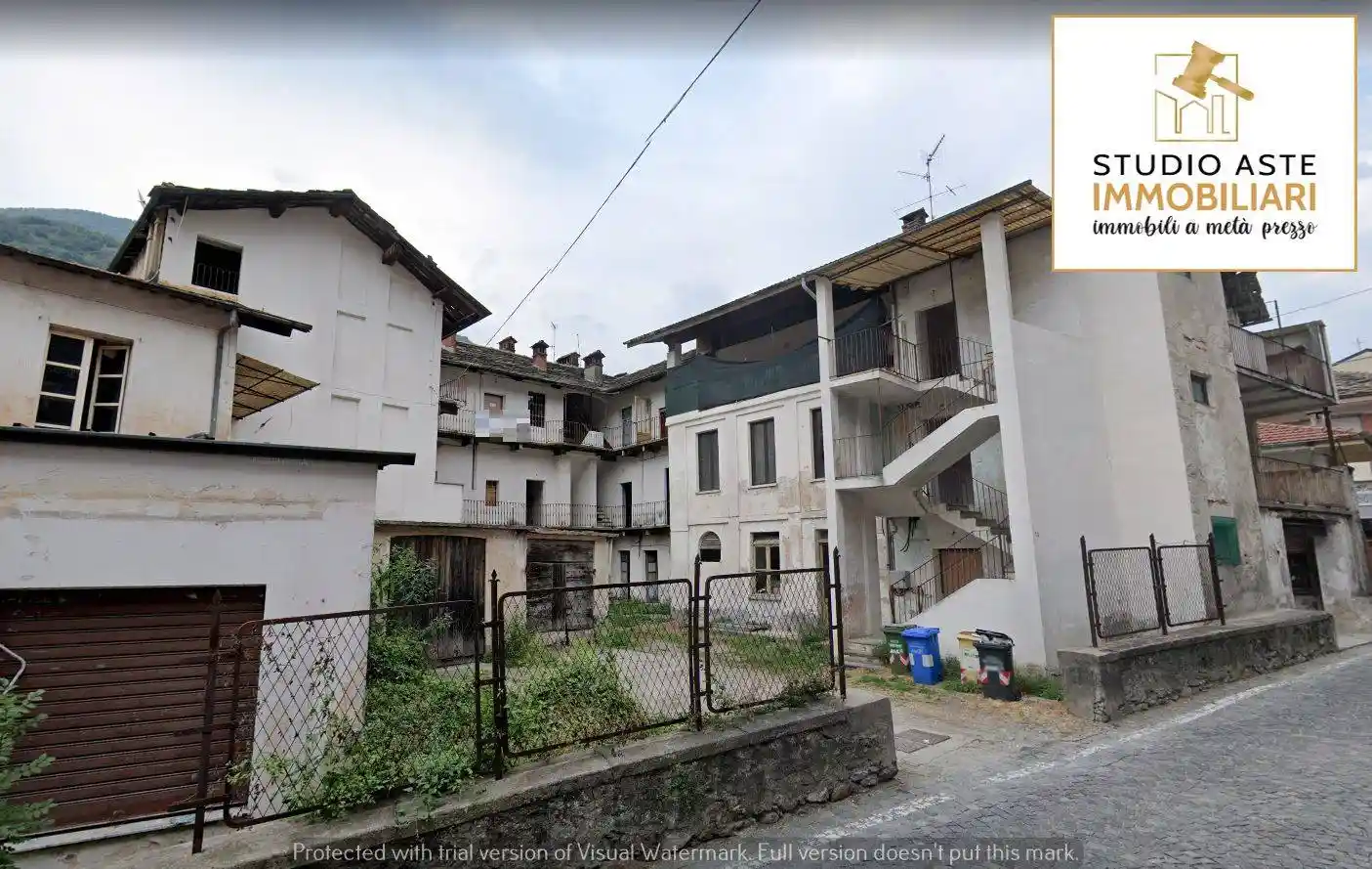 Palazzo - Stabile in vendita a Pont-Canavese