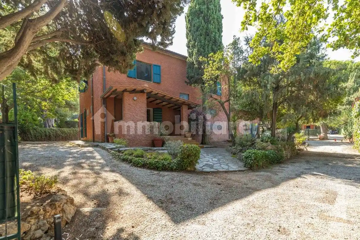 Villa in vendita a Campiglia Marittima