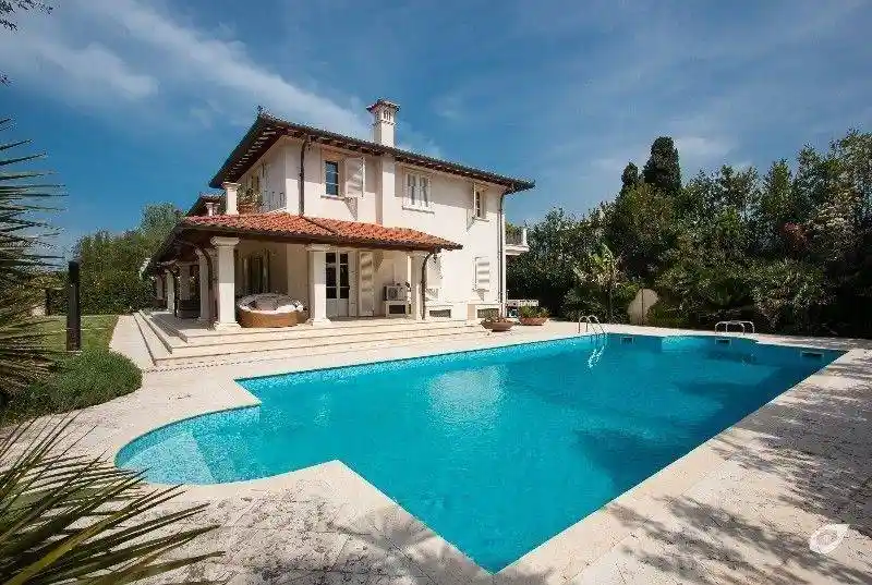 Villa in vendita a Forte dei Marmi