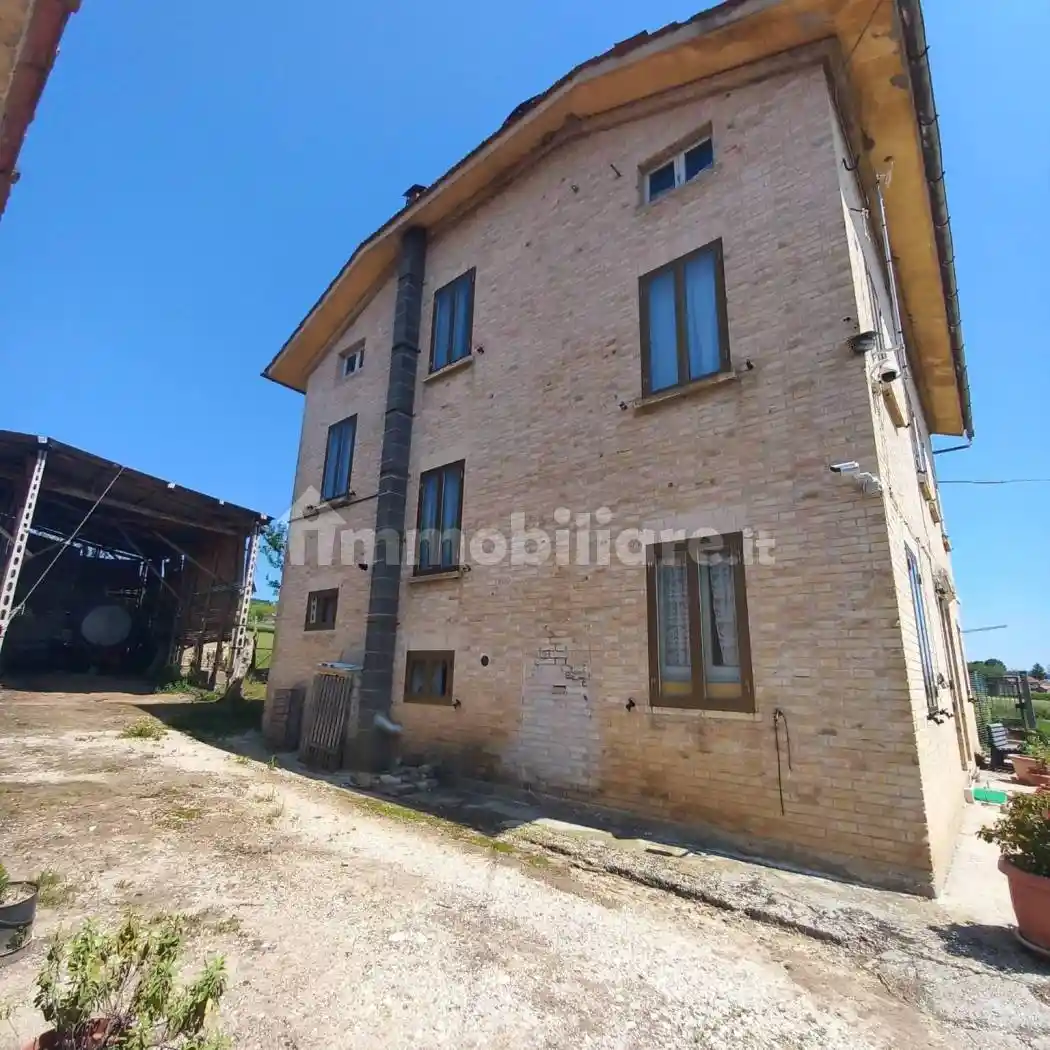 Casa indipendente in vendita a Falerone