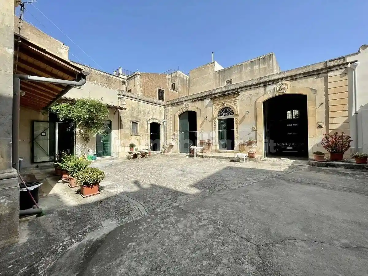 Casa indipendente in vendita a Avola