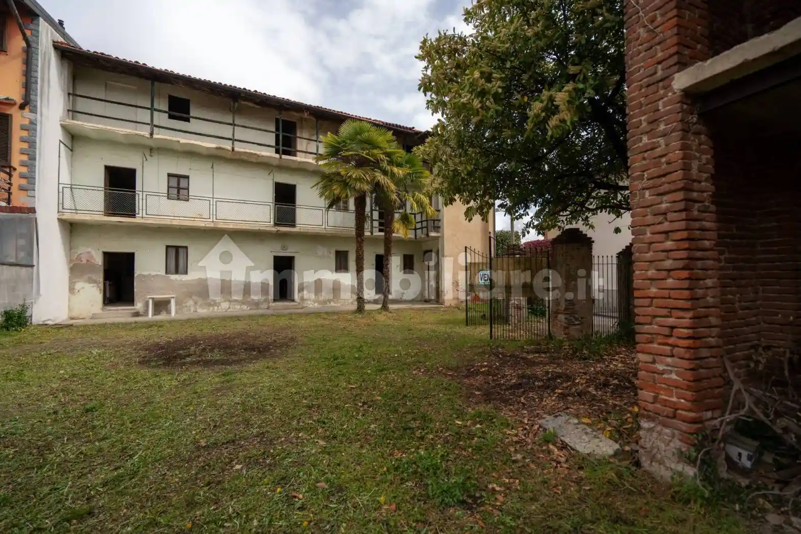 Rustico - Casale in vendita a Agrate Conturbia