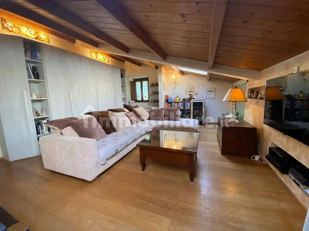 Casa indipendente in vendita a Serravalle Pistoiese