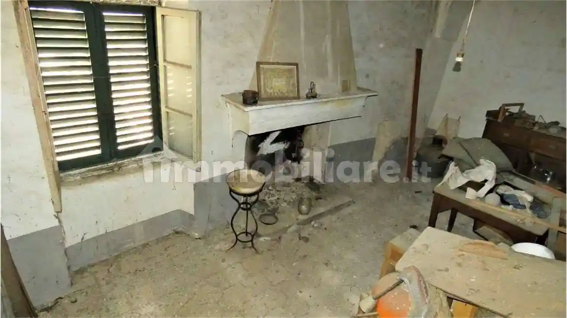 Quadrilocale piazza Garibaldi, 32, Centro, Vico nel Lazio - foto 4