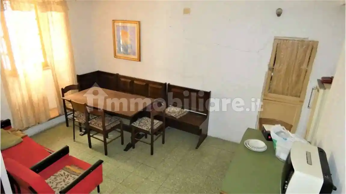 Quadrilocale piazza Garibaldi , 32, Centro, Vico nel Lazio - foto 2