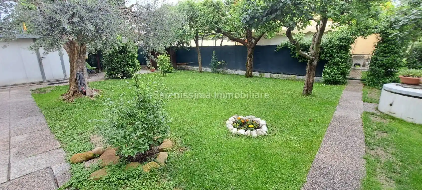Casa indipendente in vendita a Vallefoglia