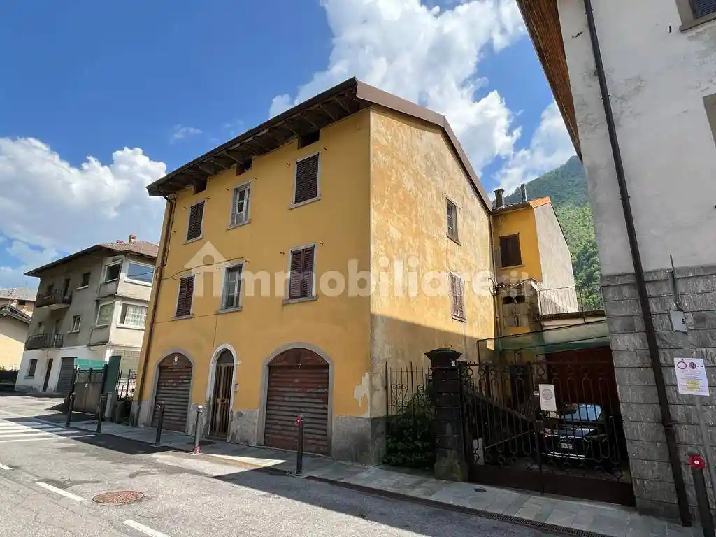 Palazzo - Edificio in vendita a Ponte Nossa