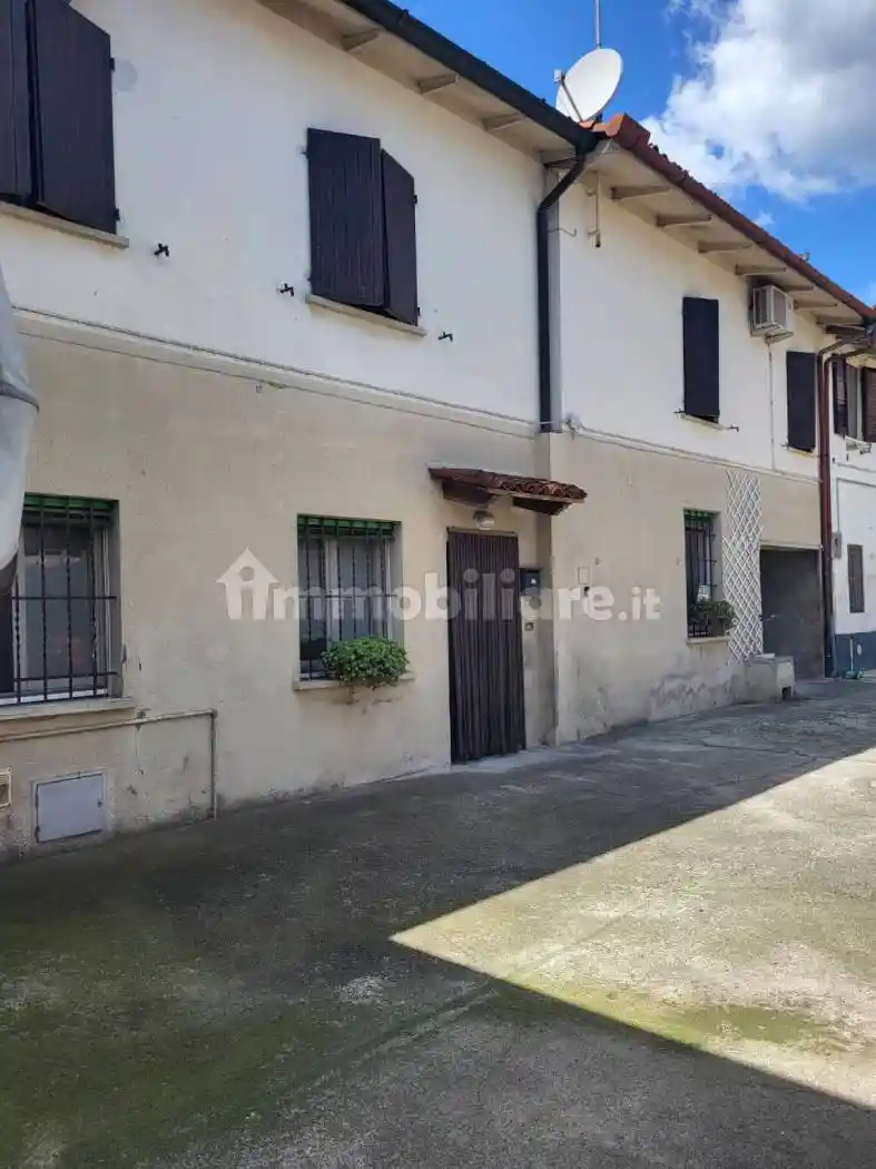 Casa indipendente in vendita a Casalbuttano ed Uniti