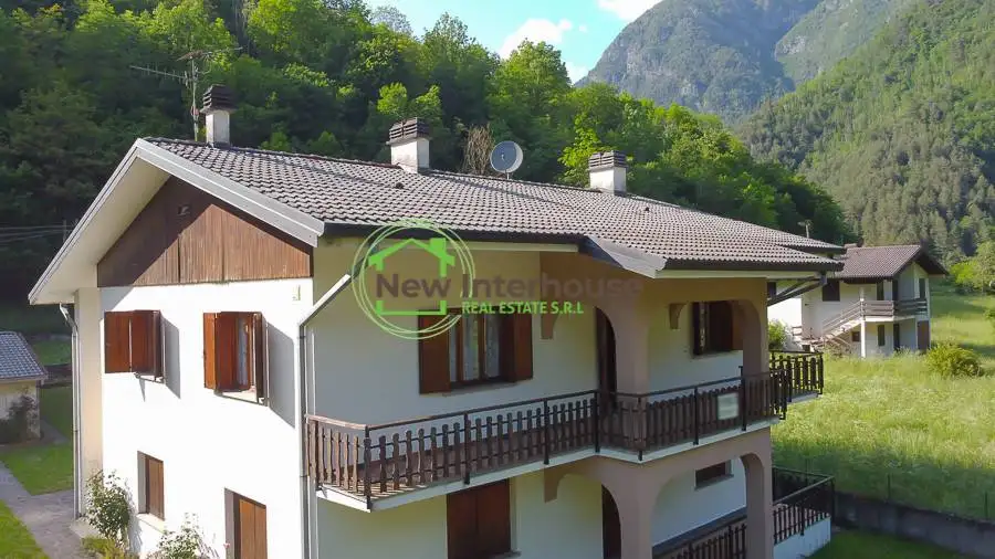 Appartamento in vendita a Vito d'Asio