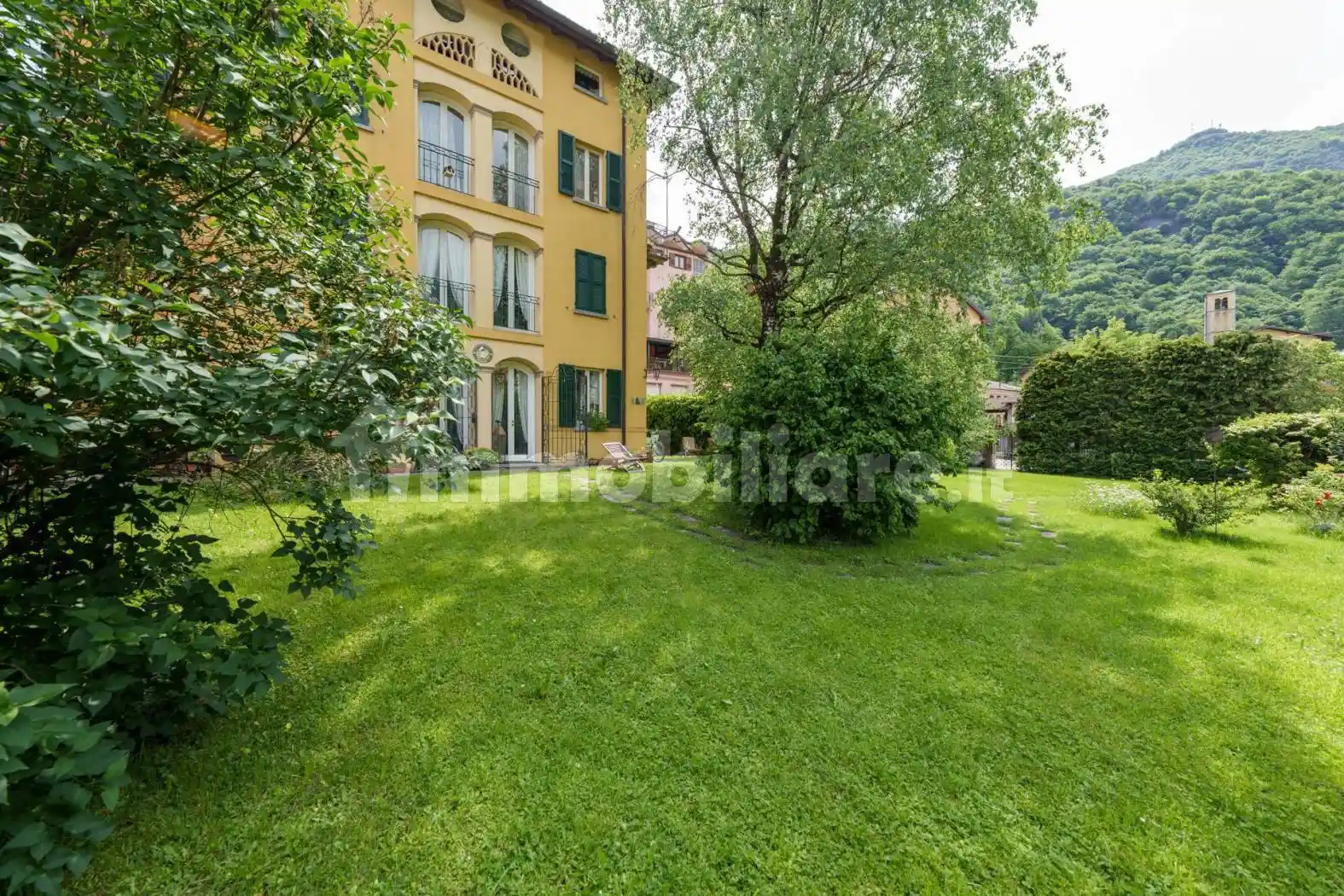 Villa in vendita a Introbio