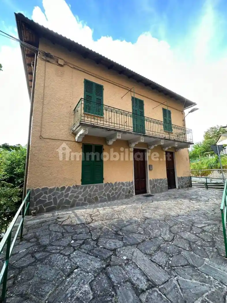 Villa in vendita a Rezzoaglio