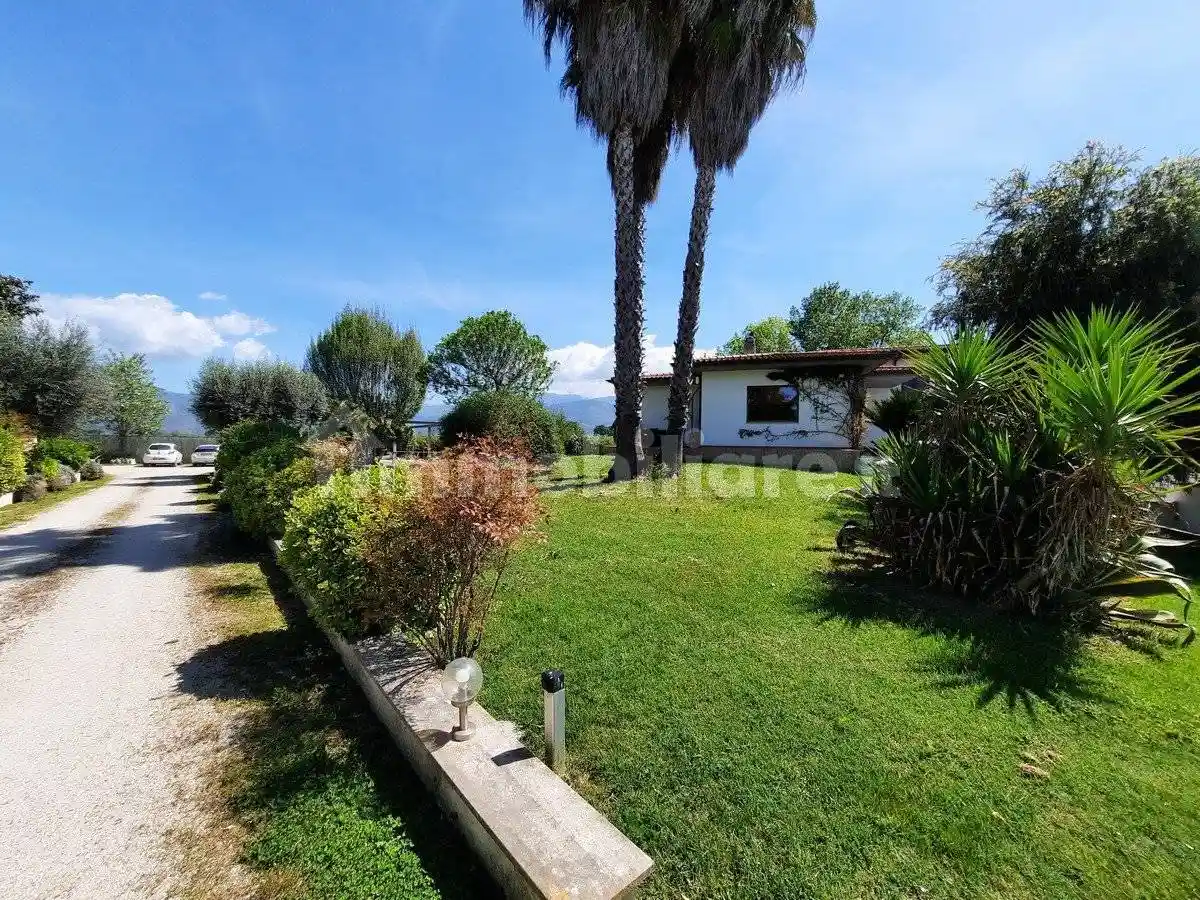 Villa bifamiliare via Appia, Borgo Carso, Latina - foto 2