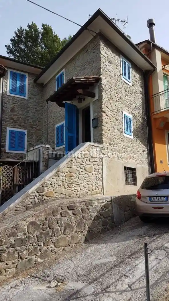 Casa indipendente in vendita a Montecatini-Terme