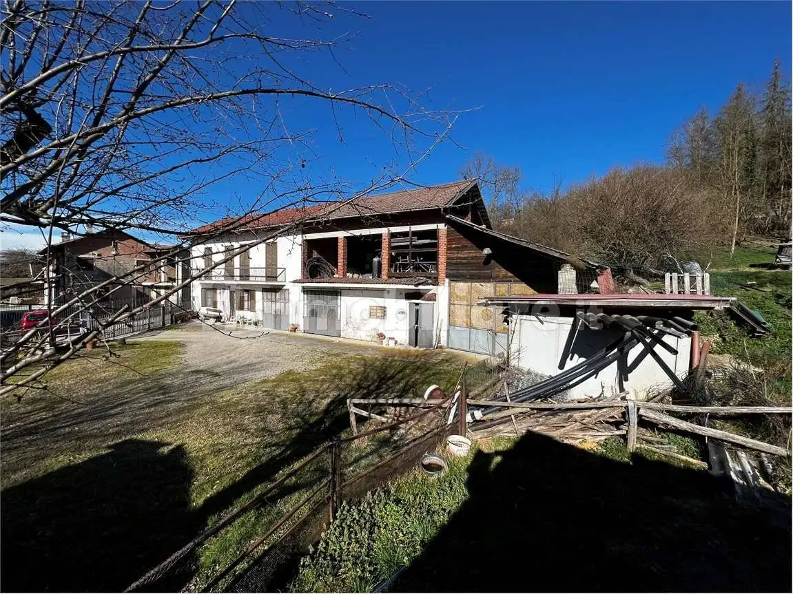 Rustico - Casale in vendita a Monale