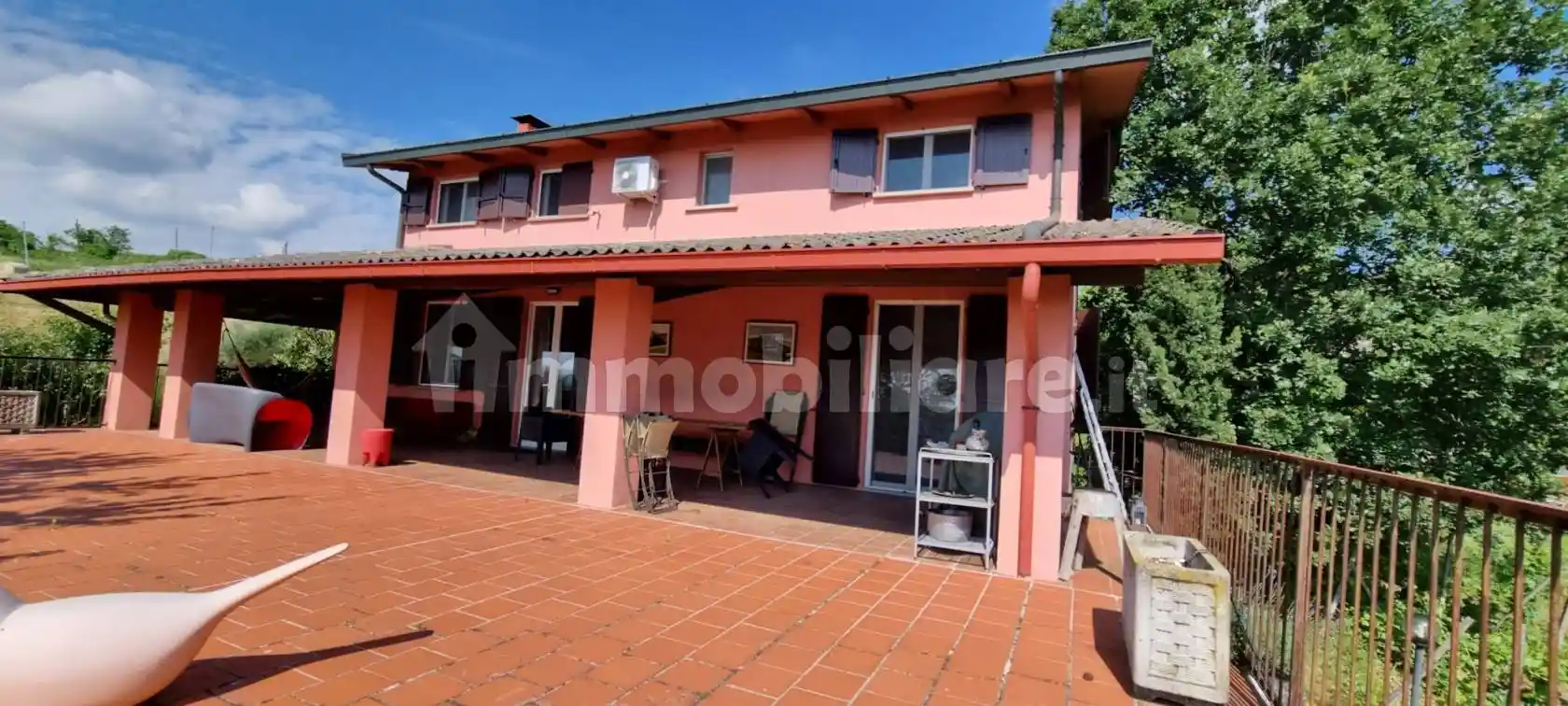 Villa in vendita a Langhirano