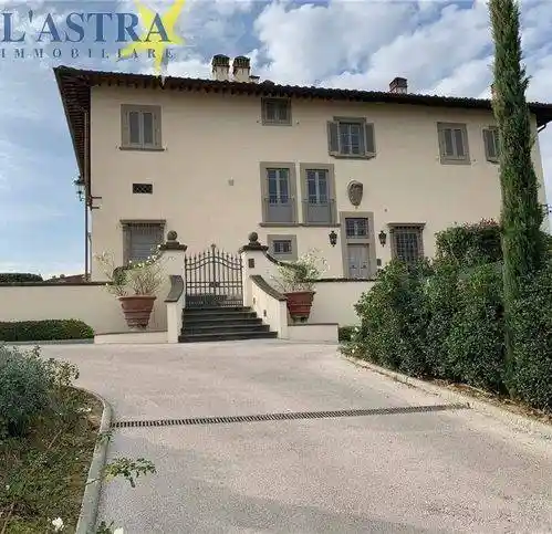 Appartamento in vendita a Lastra a Signa