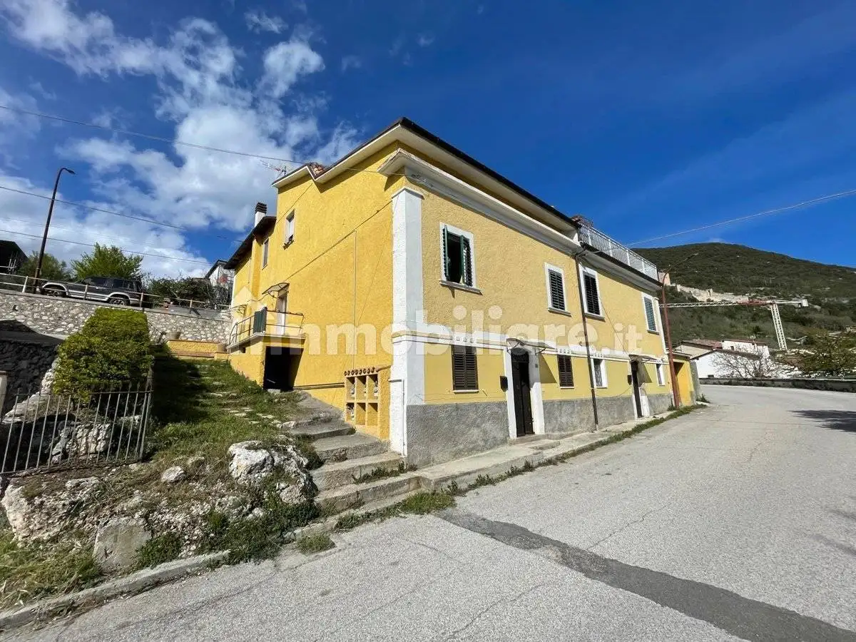 Casa indipendente in vendita a San Pio delle Camere