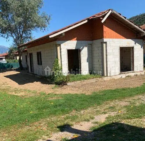 Villa in vendita a Brissago-Valtravaglia