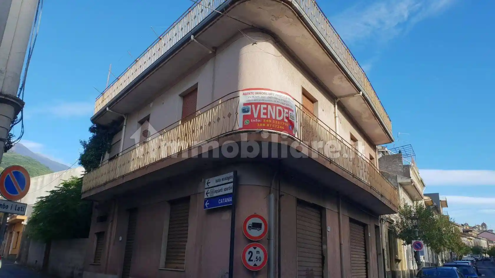 Palazzo - Edificio in vendita a Zafferana Etnea