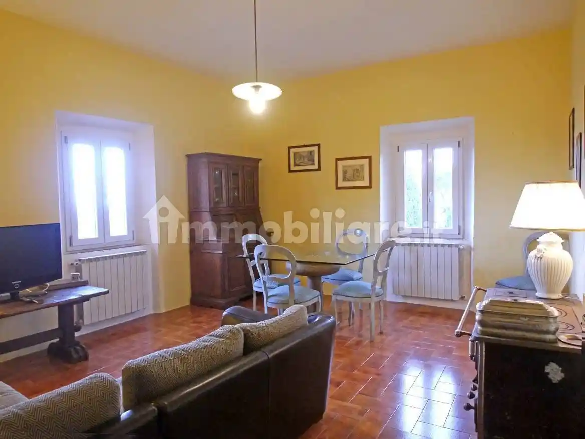 Appartamento in vendita a Bucine