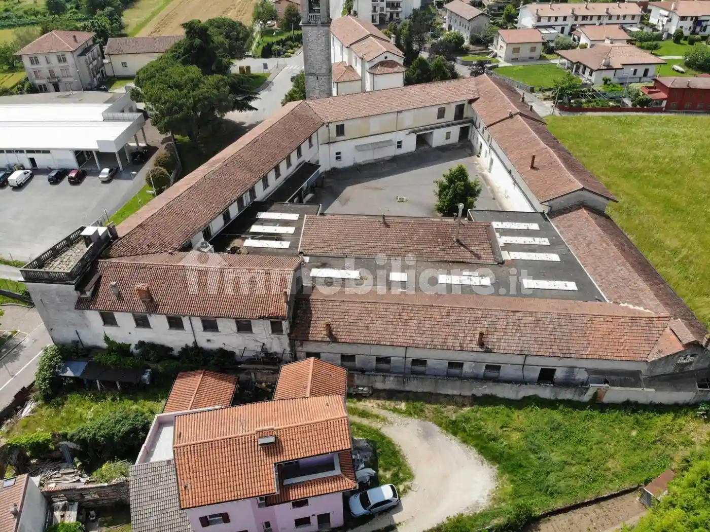 Palazzo - Edificio in vendita a Tavagnacco