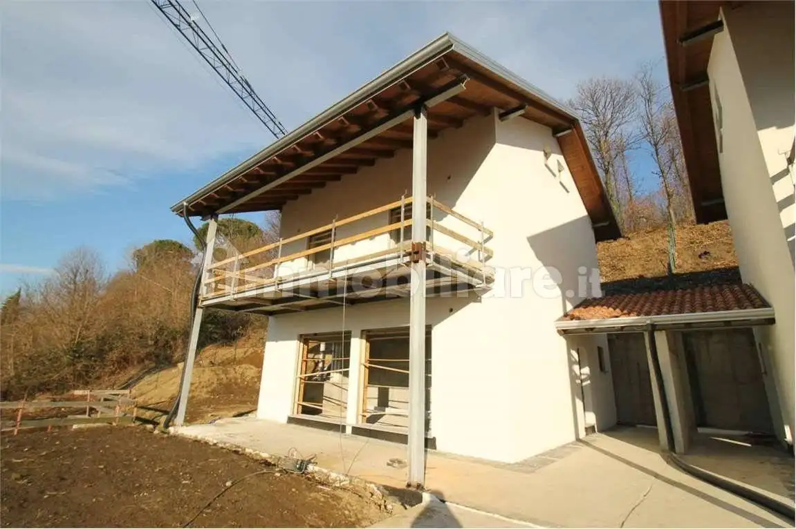 Villa unifamiliare 360 m², Ello - foto 2