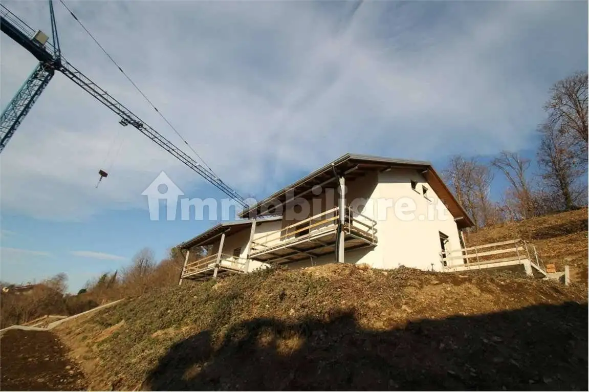 Villa unifamiliare 360 m², Ello - foto 3