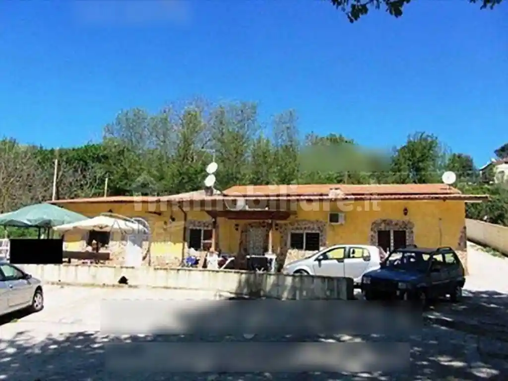 Villa in vendita a Castel Madama