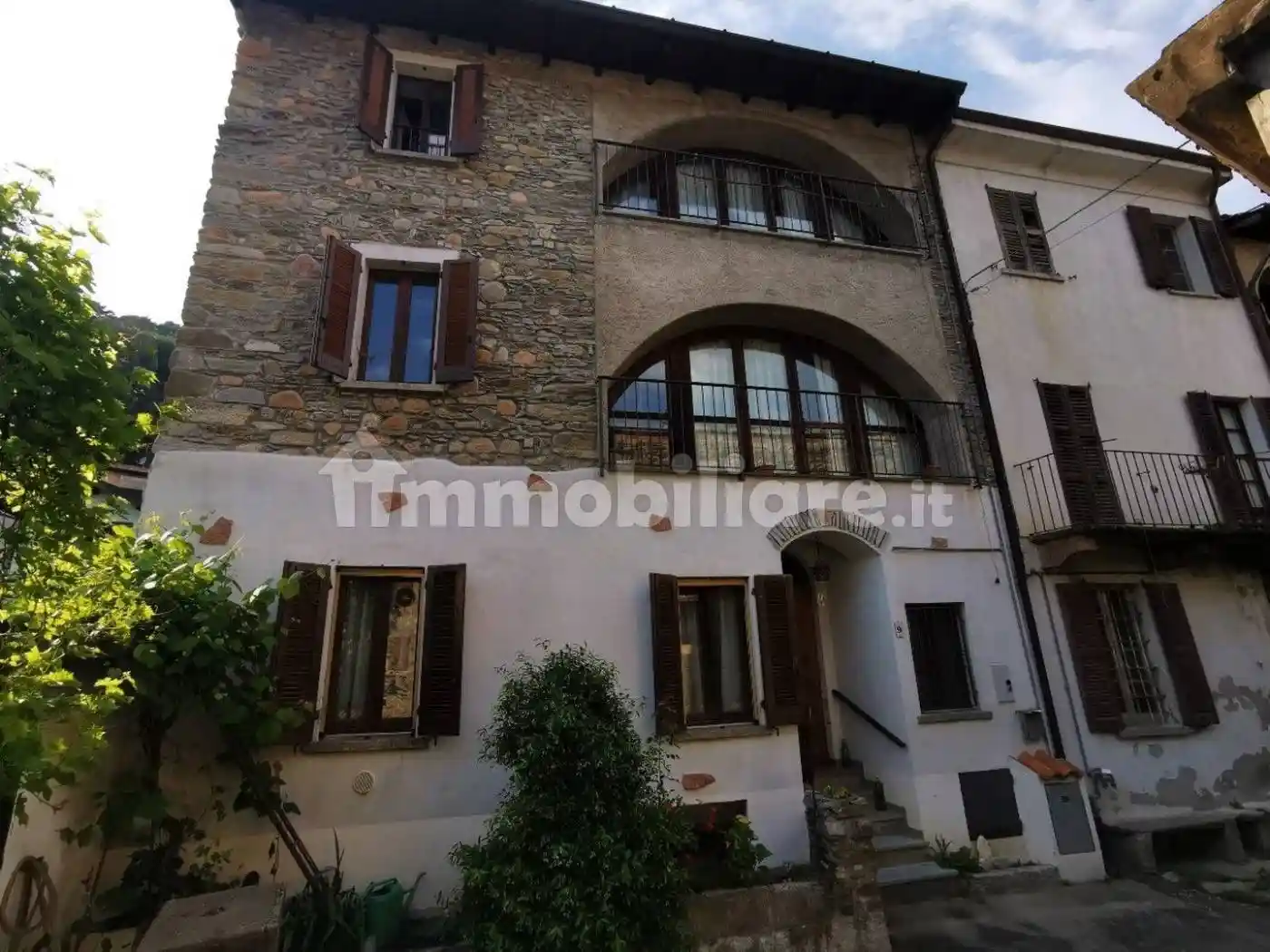 Casa indipendente in vendita a Cuasso al Monte