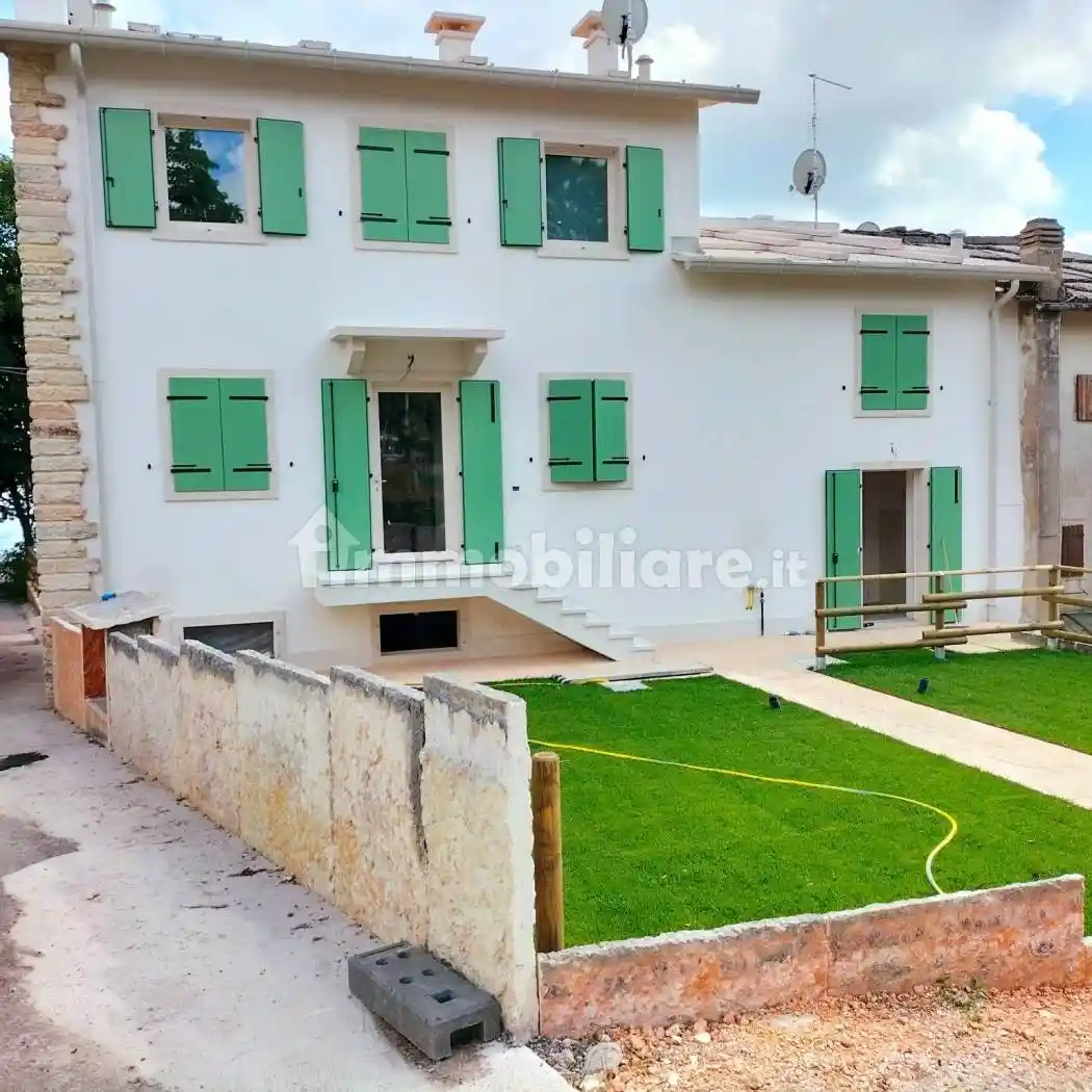 Appartamento in vendita a Erbezzo