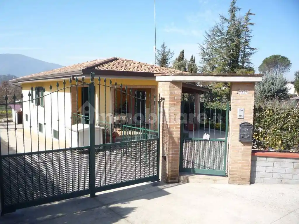 Villa in vendita a Ceccano