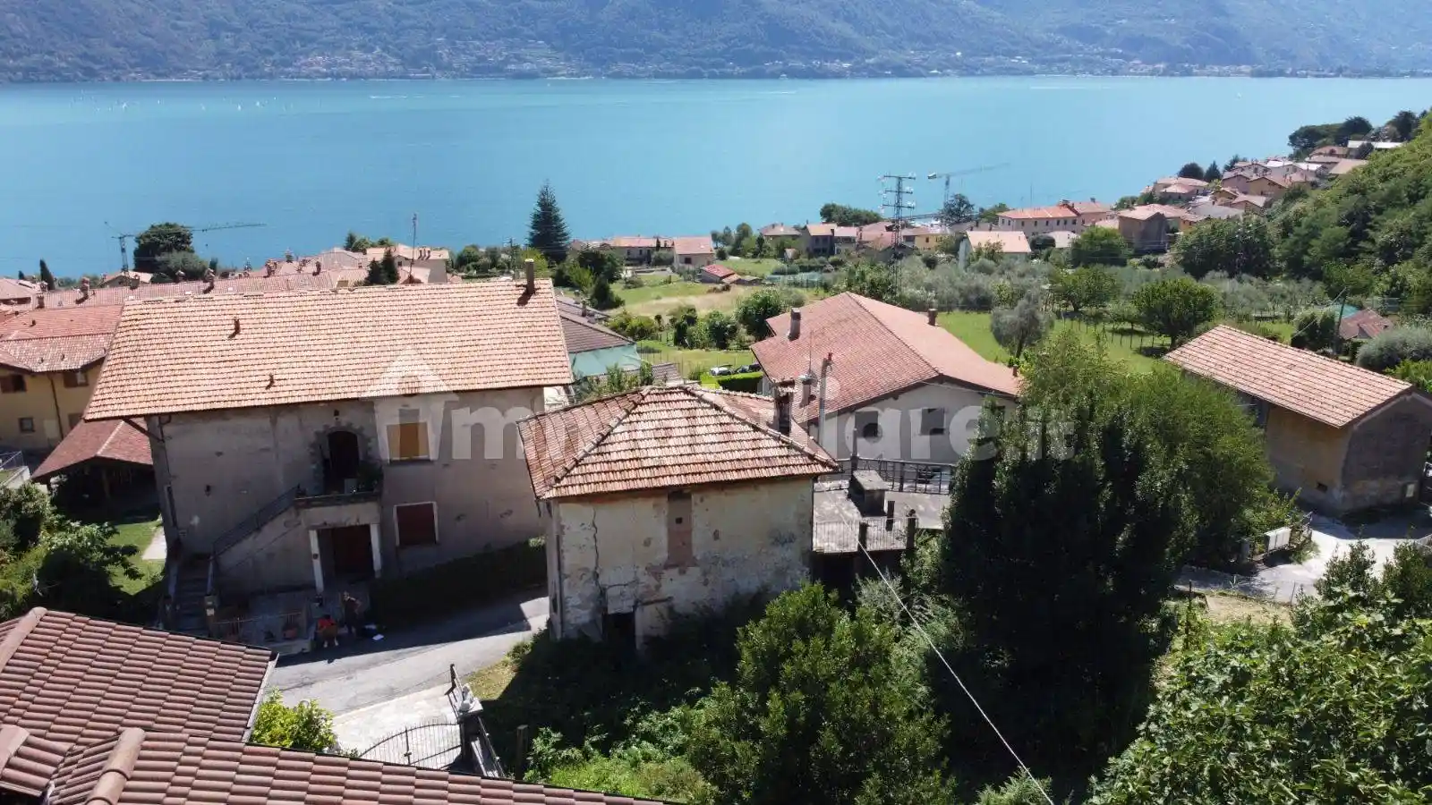 Villa in vendita a Pianello del Lario