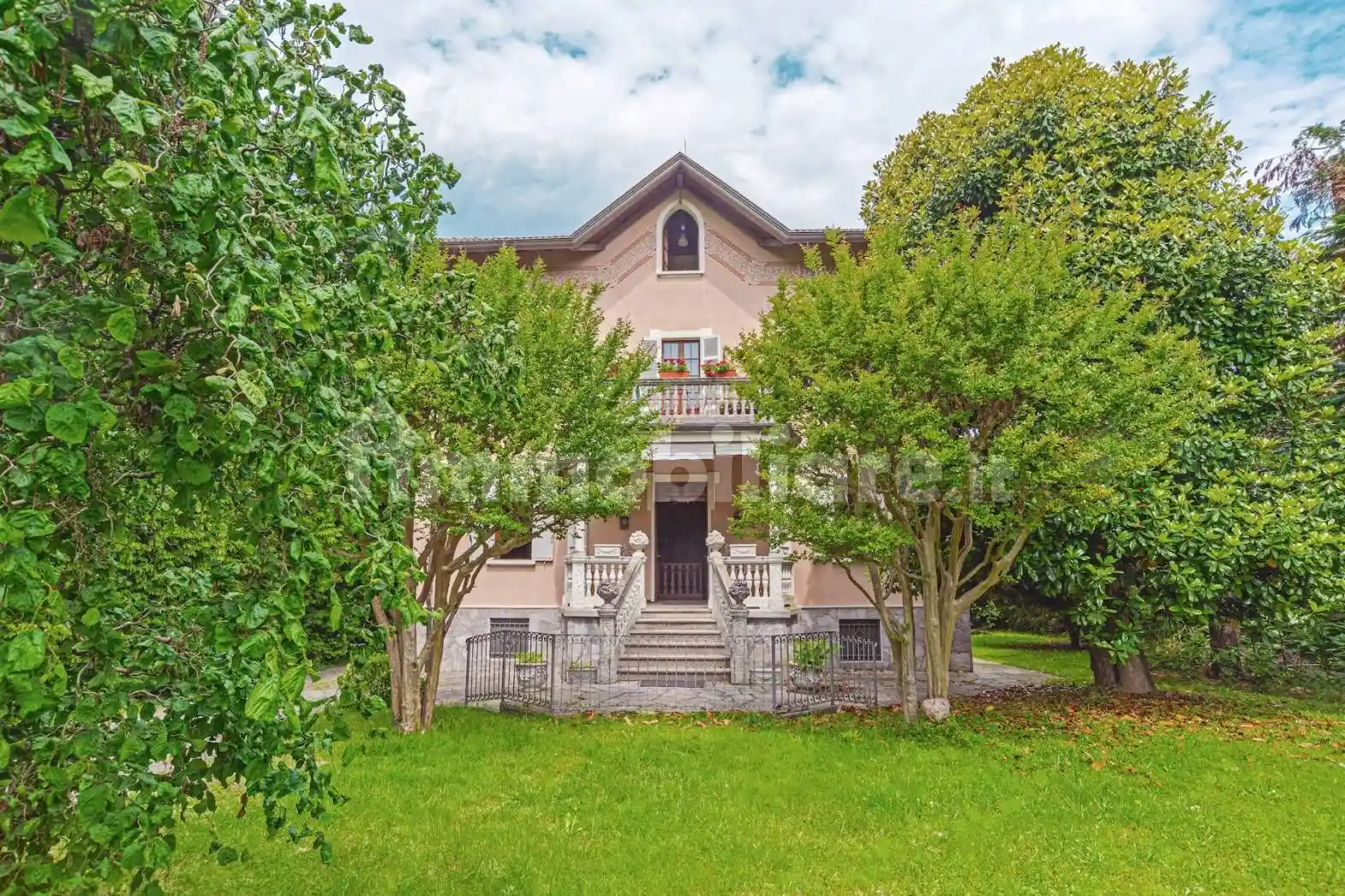 Villa in vendita a Invorio