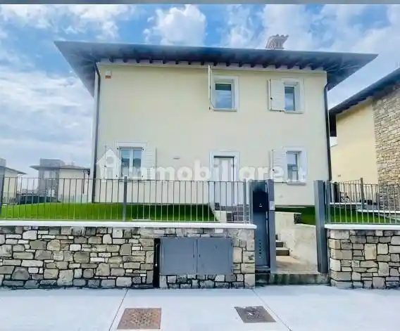 Villa in affitto a Manerba del Garda