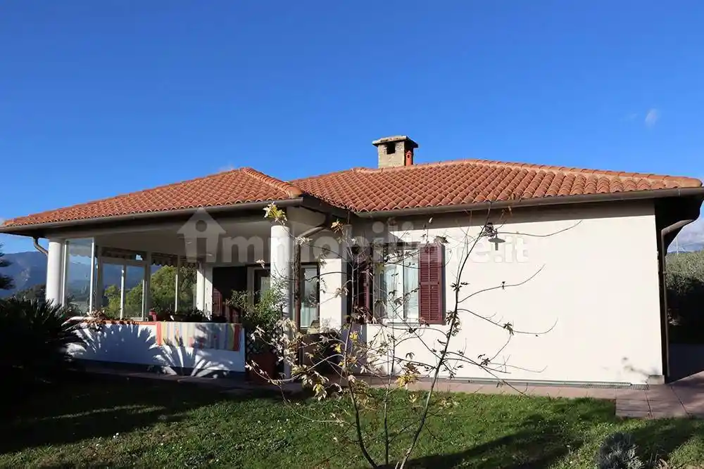 Villa in vendita a Vallebona