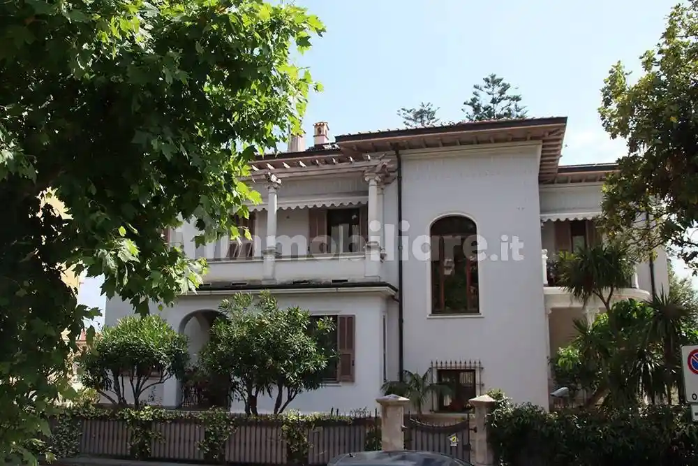 Villa in vendita a Bordighera