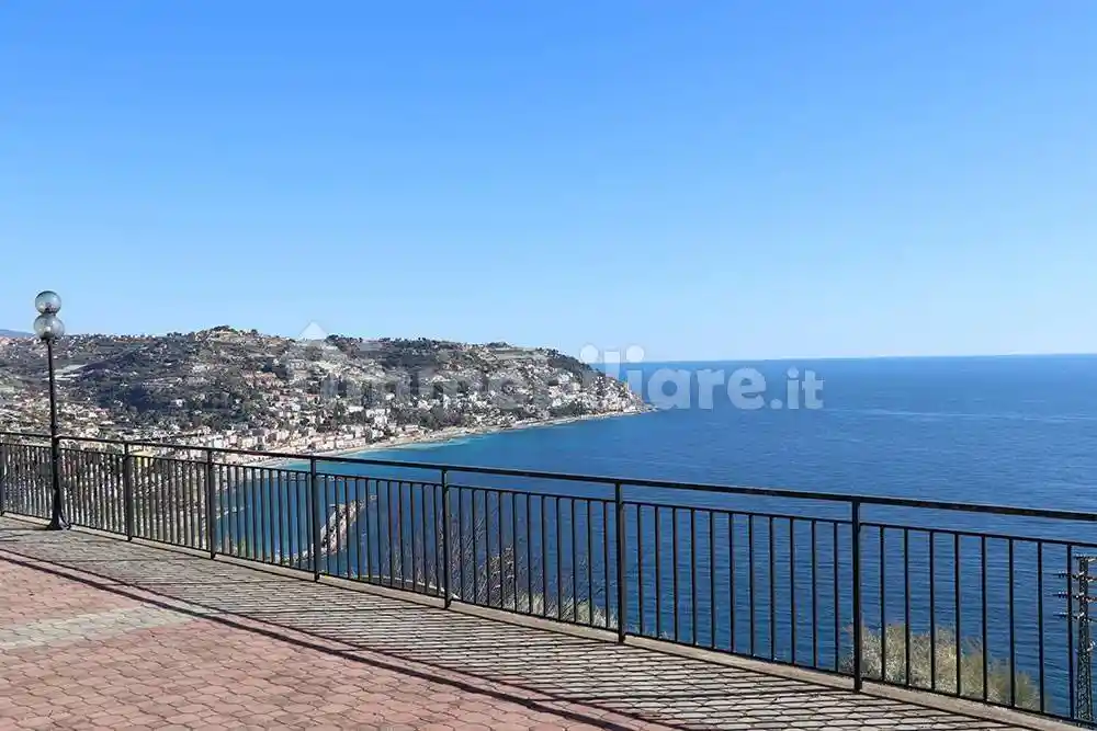 Villa in vendita a Bordighera