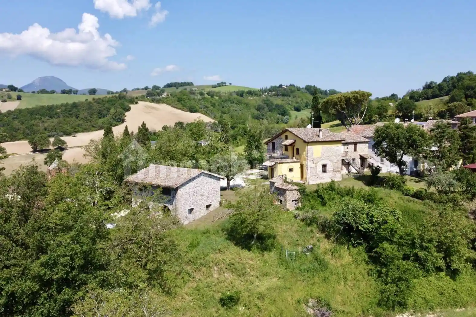 Rustico - Casale in vendita a San Severino Marche
