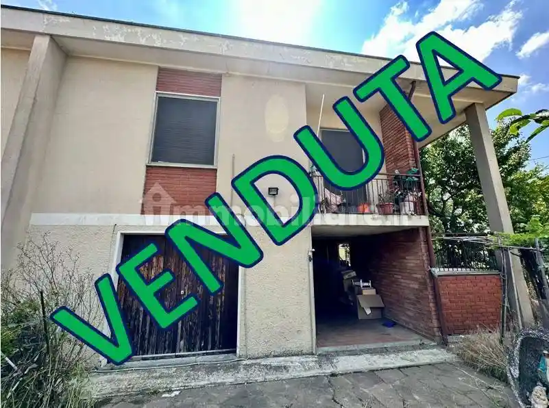 Villa in vendita a Grumello Cremonese ed Uniti
