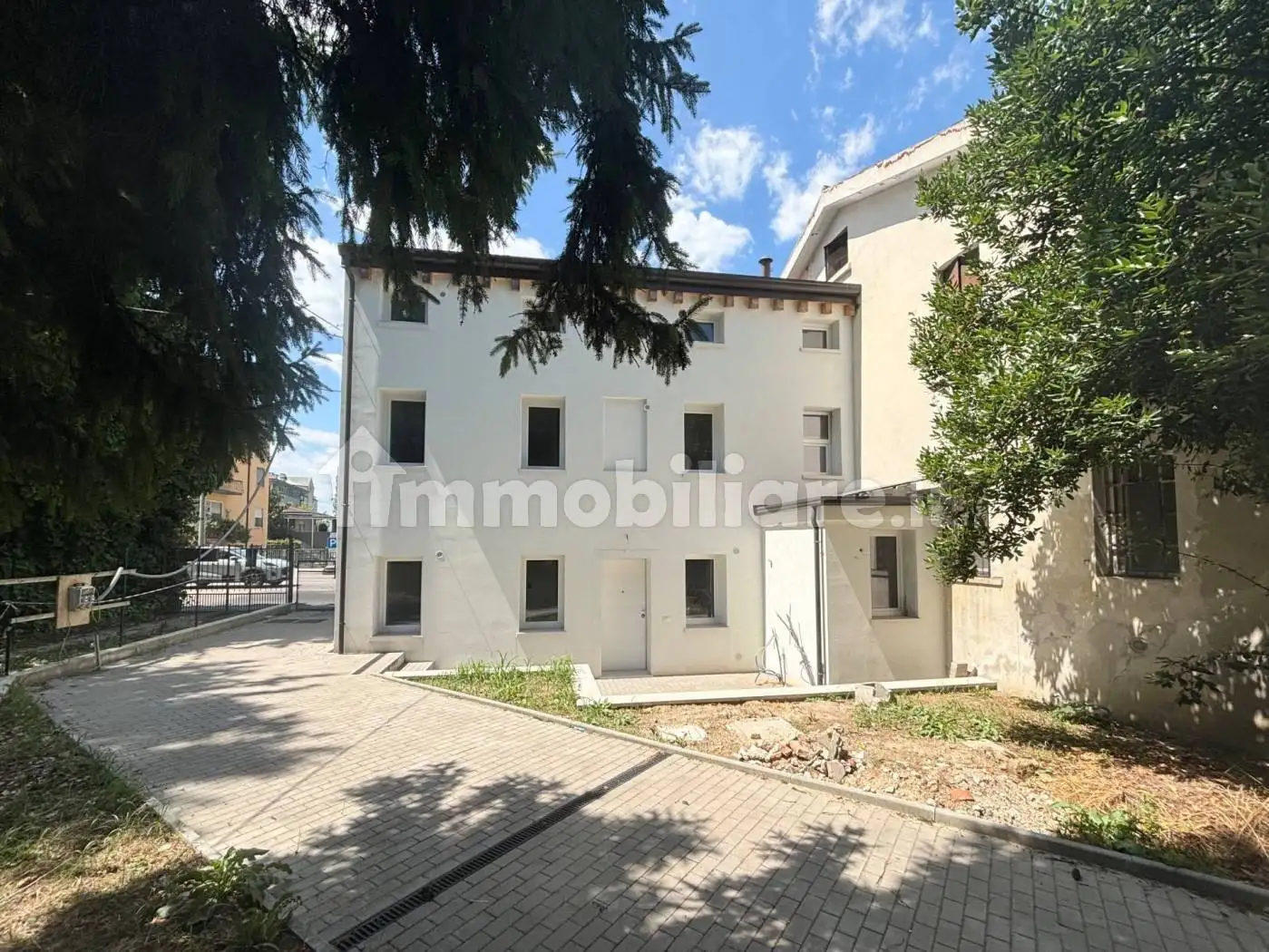 Casa indipendente in vendita a Vicenza