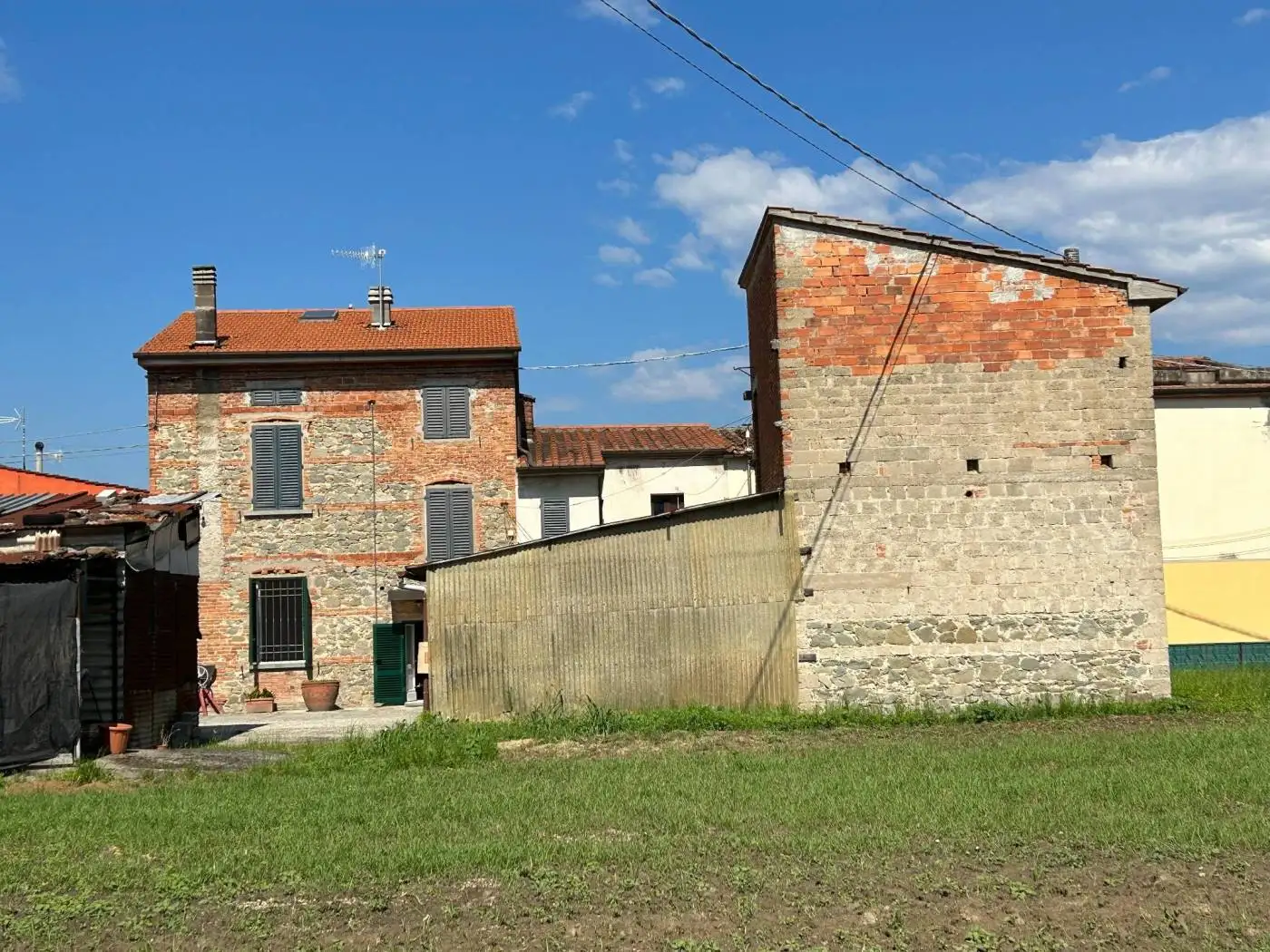 Casa indipendente in vendita a Pistoia