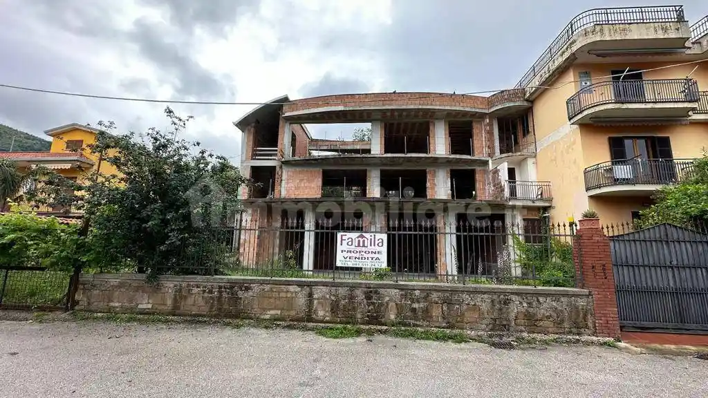 Palazzo - Edificio in vendita a Sirignano