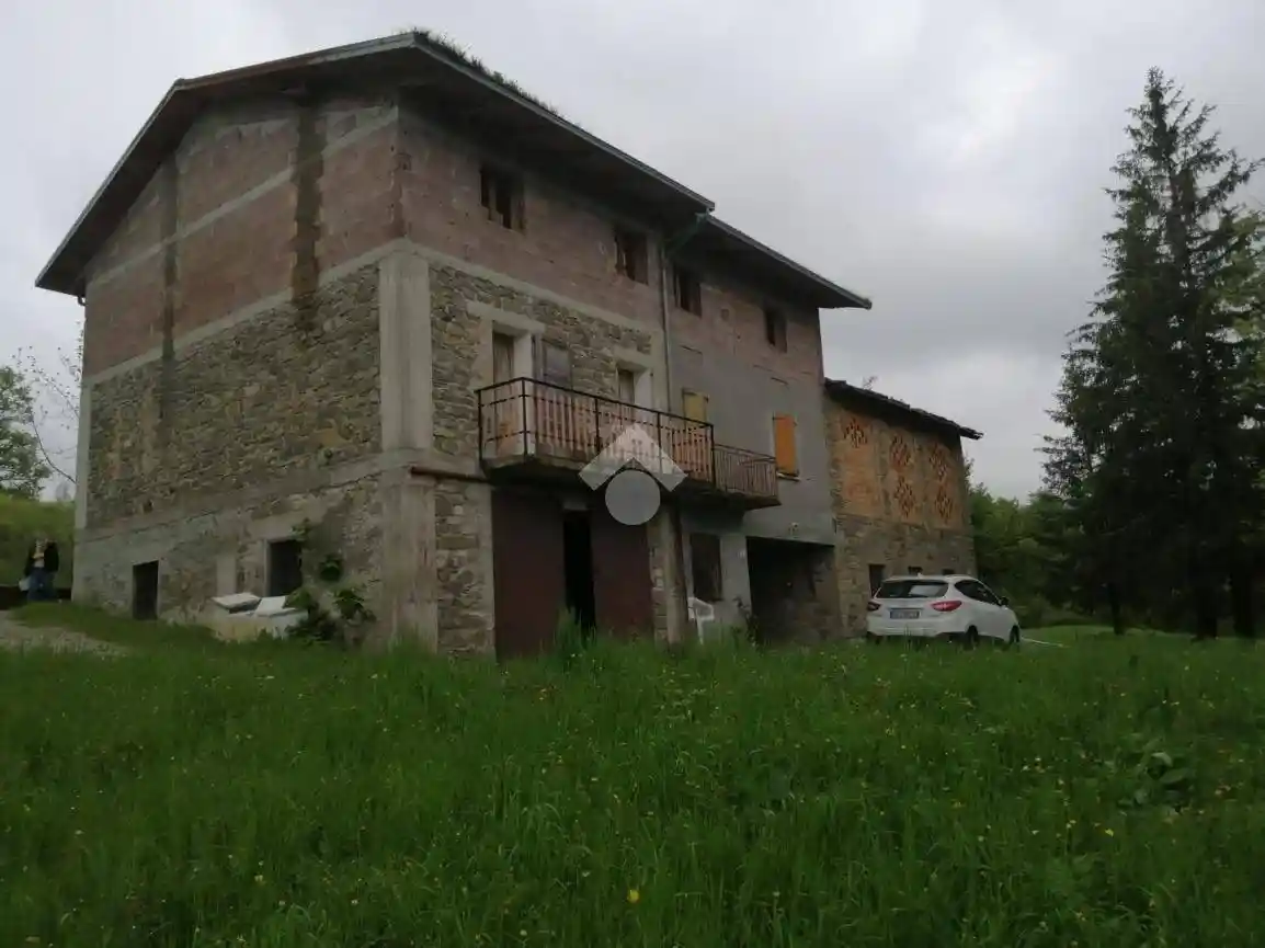 Casa indipendente in vendita a Villa Minozzo