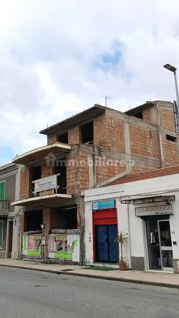 Palazzo - Edificio in vendita a Rometta