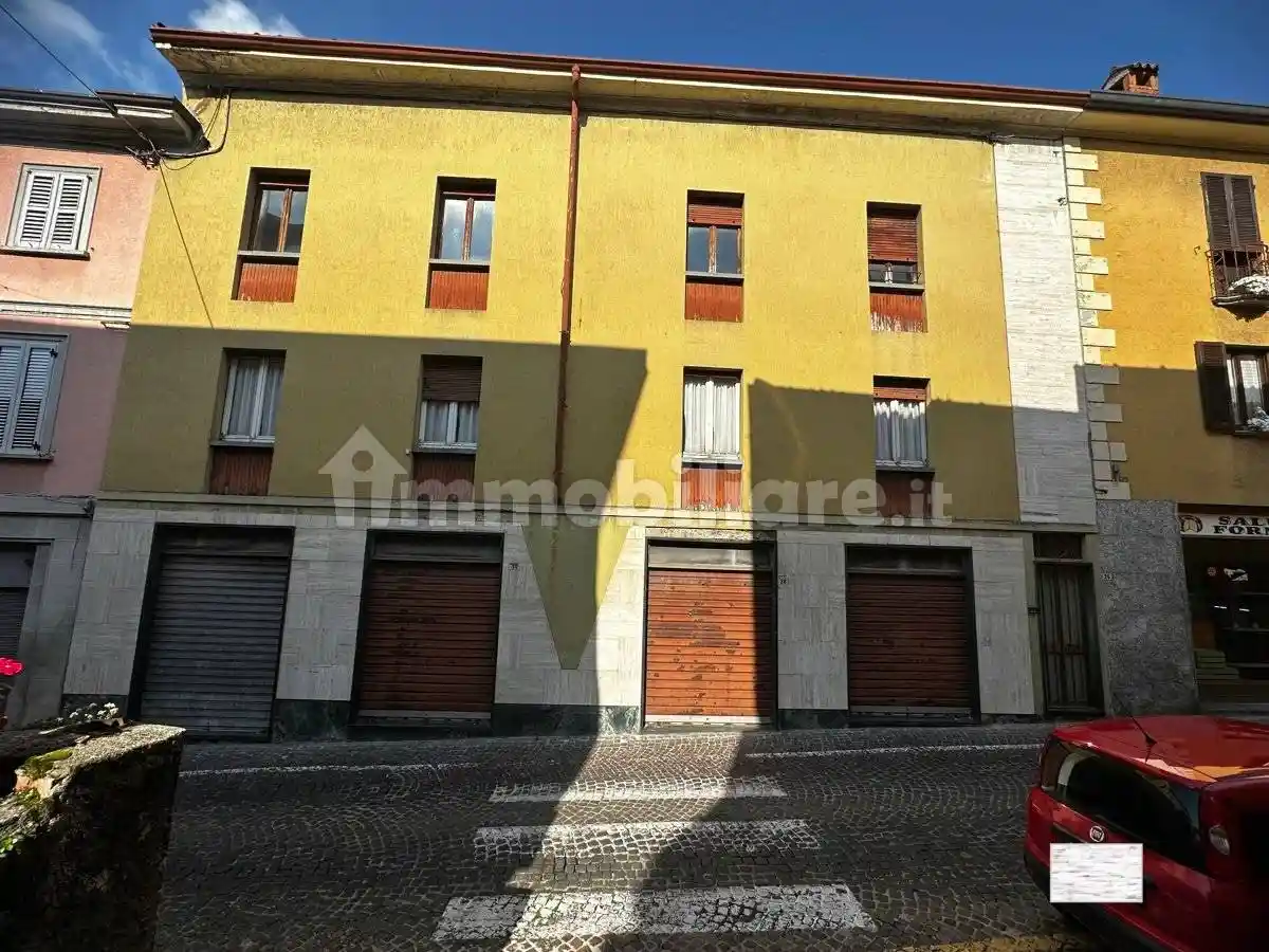 Palazzo - Edificio in vendita a Asso