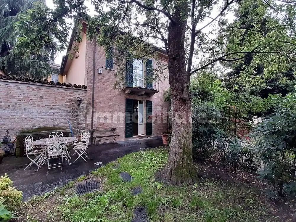 Casa indipendente in vendita a Piacenza