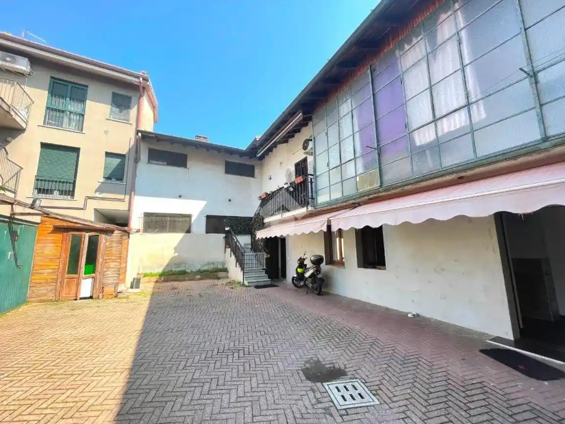 Casa indipendente in vendita a Rovello Porro