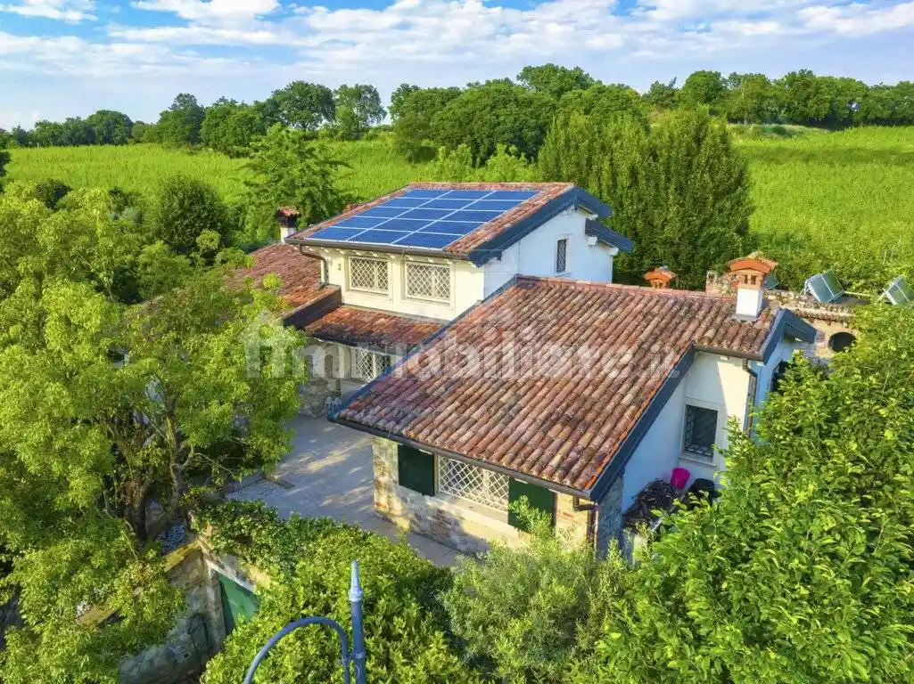 Villa in vendita a Lonato del Garda