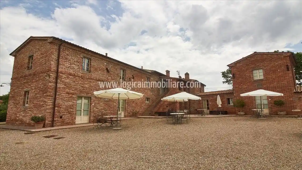 Rustico - Casale in vendita a Foiano della Chiana